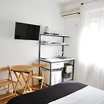 Hanna 520 Apartments R3